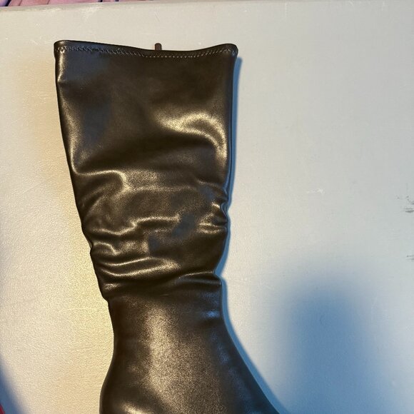 Boot - Picture 2 of 2